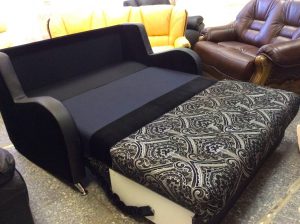 Темный выктной диван
